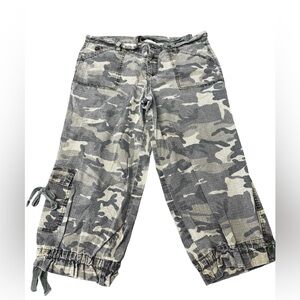 Jalate Women's Camo Cargo Shorts Size 16 Green Utility Casual Streetwear Outdoor